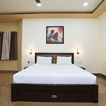 Oyo 9428 Hill View Room Goverdhan Vilas Udajpur Zewnętrze zdjęcie