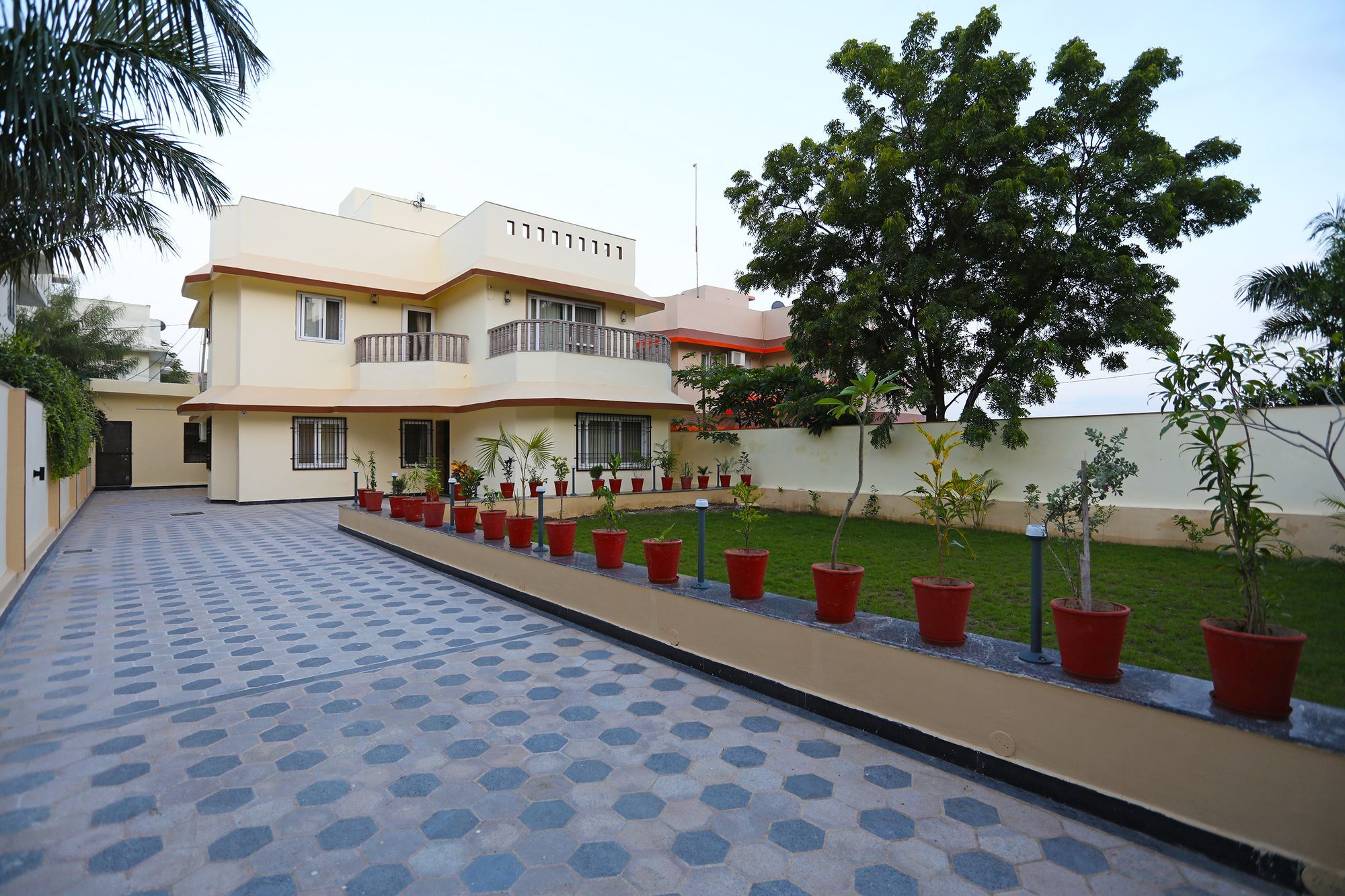 Oyo 9428 Hill View Room Goverdhan Vilas Udajpur Zewnętrze zdjęcie