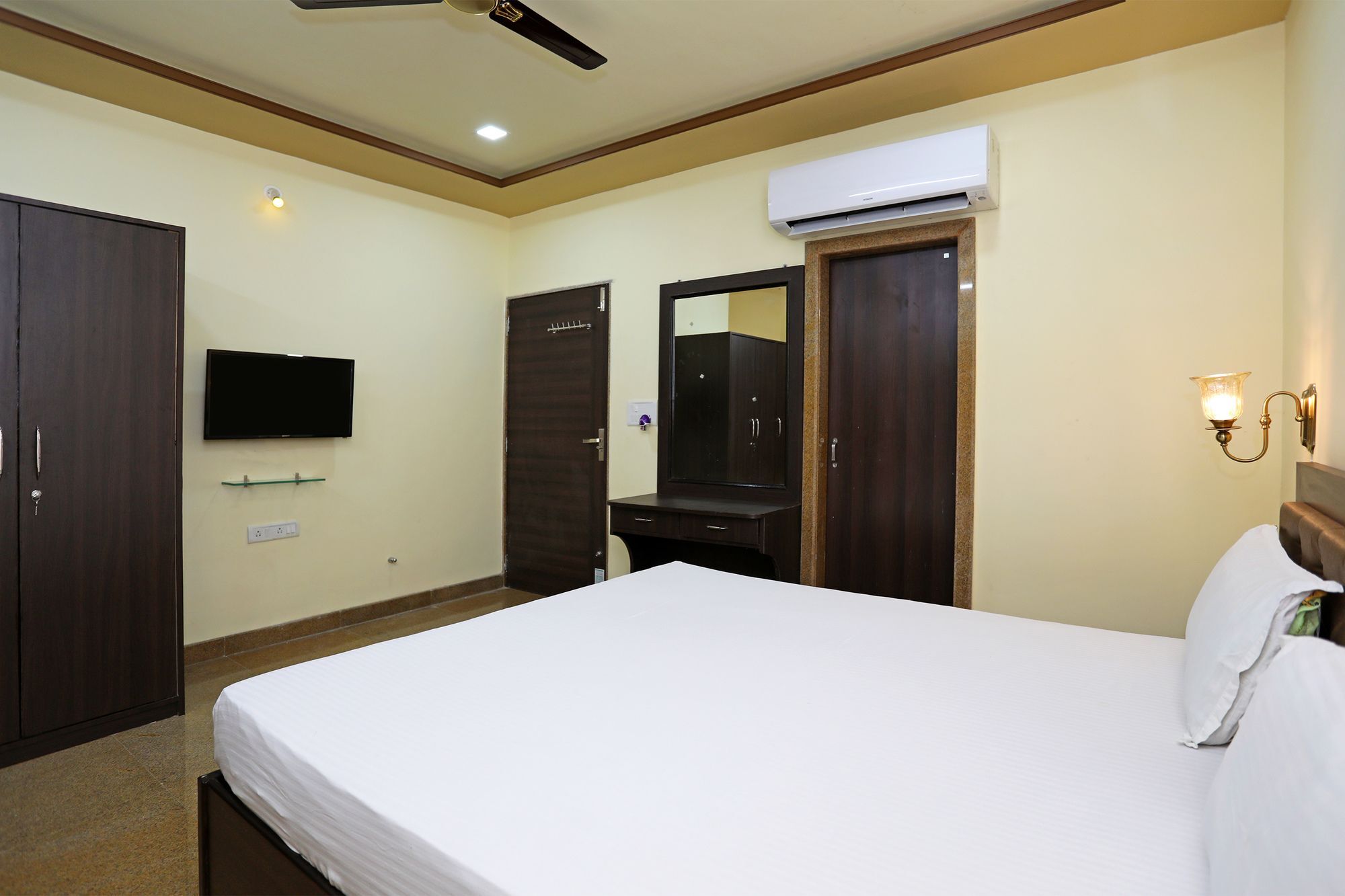 Oyo 9428 Hill View Room Goverdhan Vilas Udajpur Zewnętrze zdjęcie